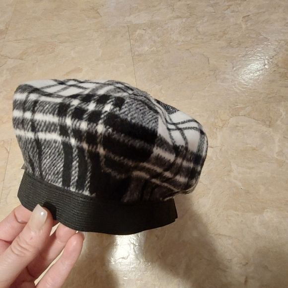 Badgley Mischka hat bnwt - Picture 6 of 6